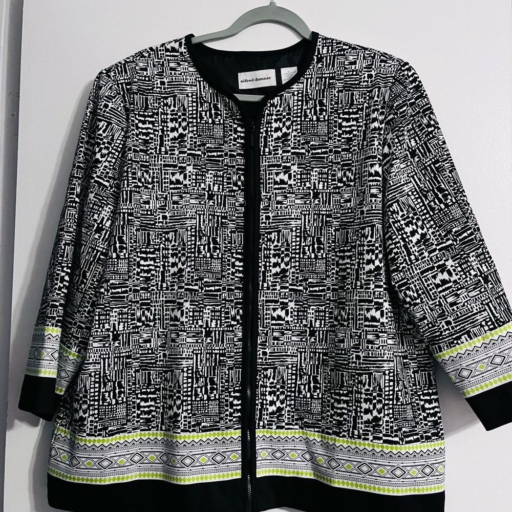 Alfred Dunner Black and White Full Zip Jacket Size 18